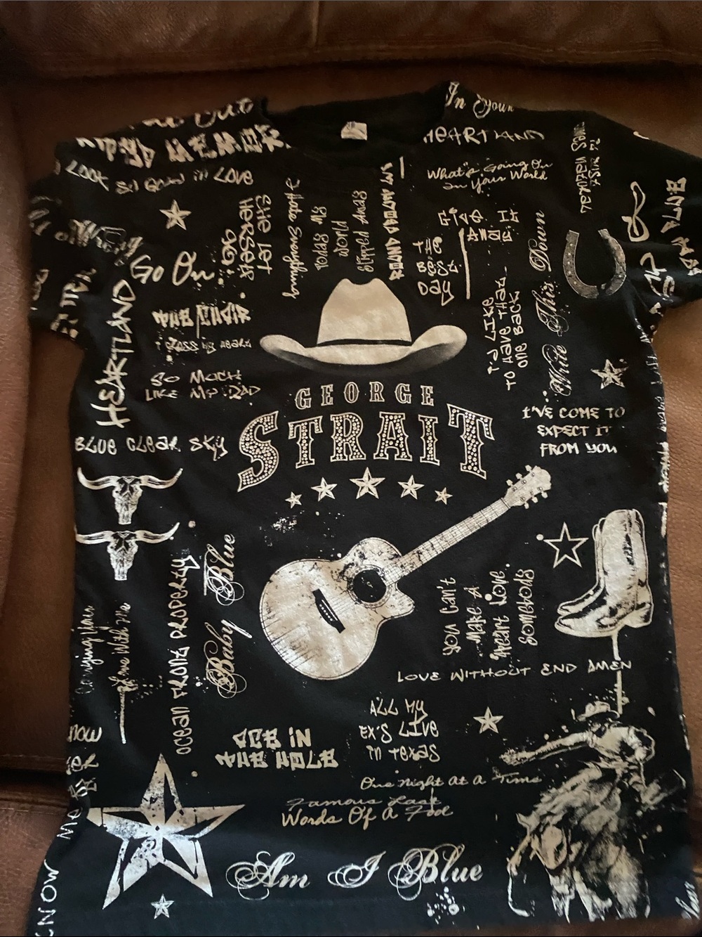 George Strait Black Graphic Short Sleeve Tee size M(it’s on the smaller fitted)